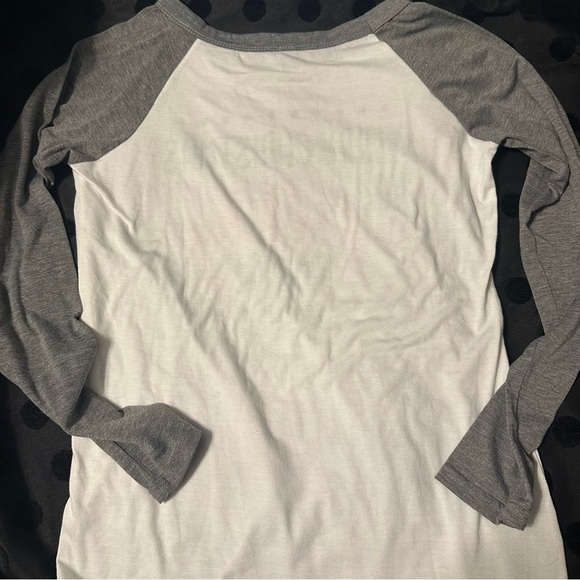 Ya Filthy Animal Graphic Raglan Shirt Small - Picture 2 of 4